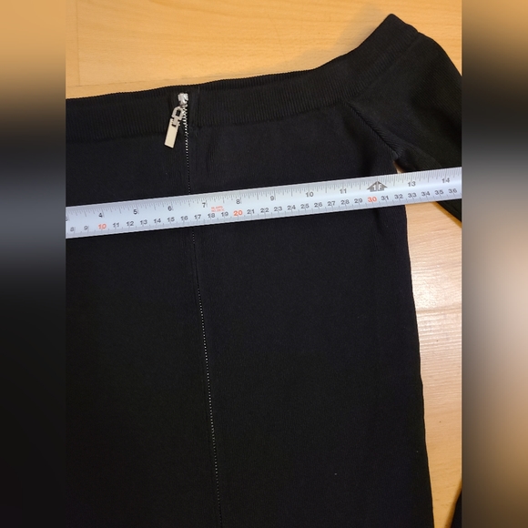 Beautiful Superdown Shaye Cold Shoulder Top off shoulder thick knit top size XS - Picture 3 of 8